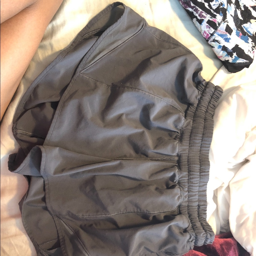 Lululemon Hotty hot 4 in short